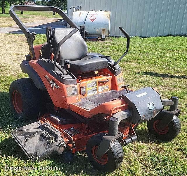 Image of Kubota ZD326 equipment image 2