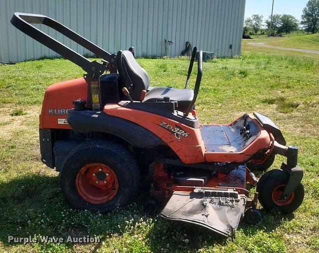 Image of Kubota ZD326 equipment image 3