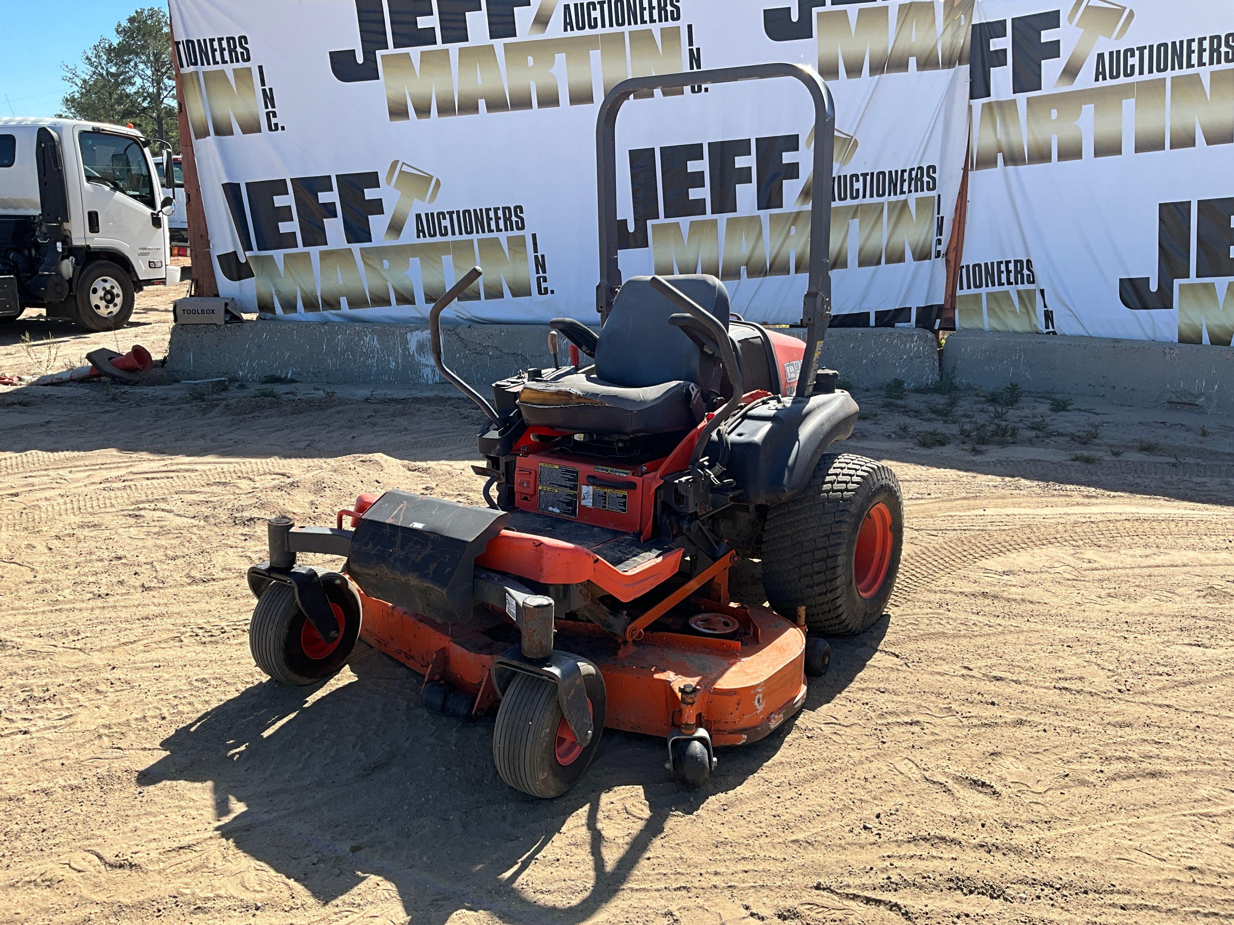 Main image Kubota ZD326