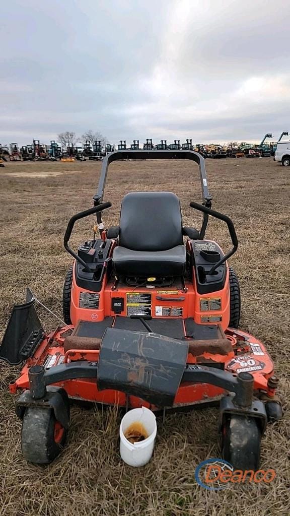 Kubota ZD326P Equipment Image0