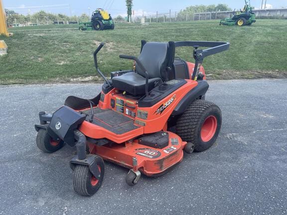 Kubota ZD326S Equipment Image0