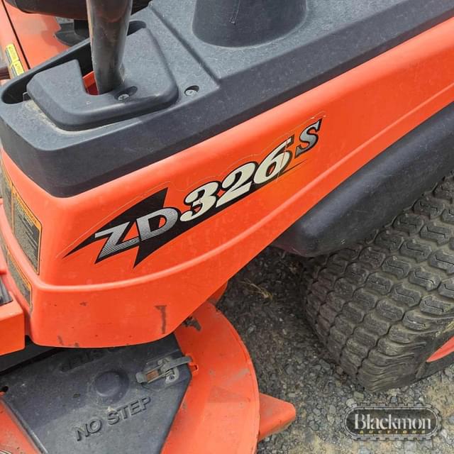 Image of Kubota ZD326S equipment image 1