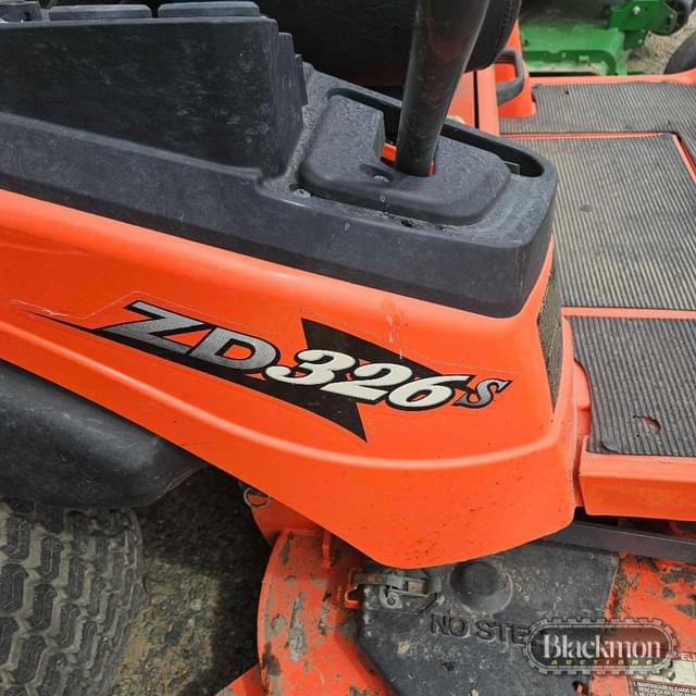 Image of Kubota ZD326S equipment image 4