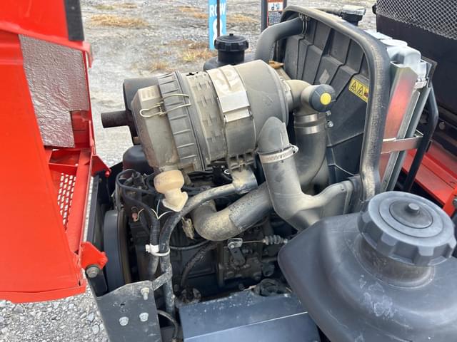 Image of Kubota ZD326S equipment image 4