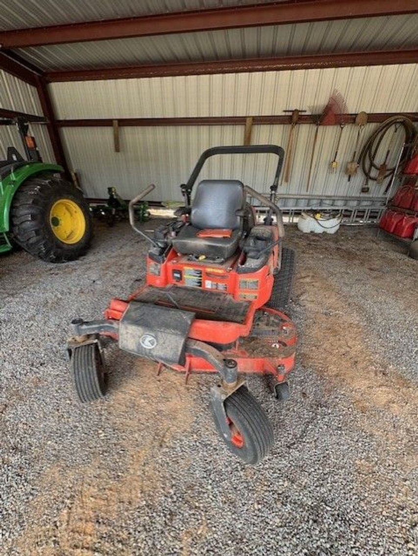 Kubota ZD326S Equipment Image0