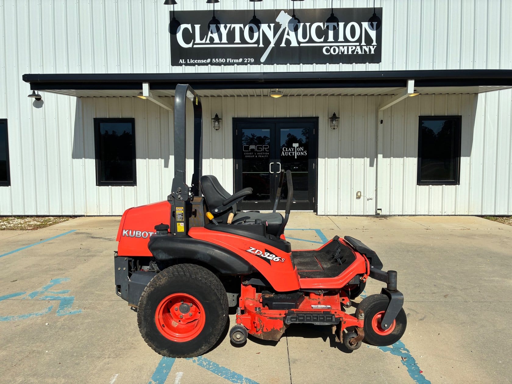 Kubota ZD326S Equipment Image0