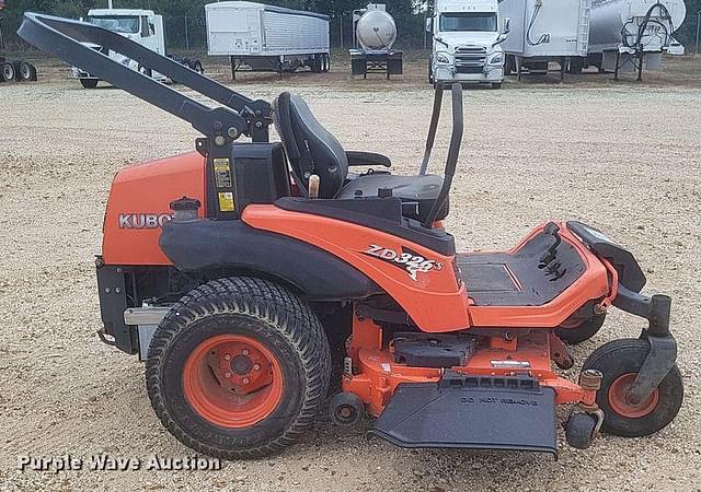 Image of Kubota ZD326S equipment image 3