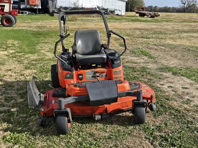 Image of Kubota ZD331 equipment image 2