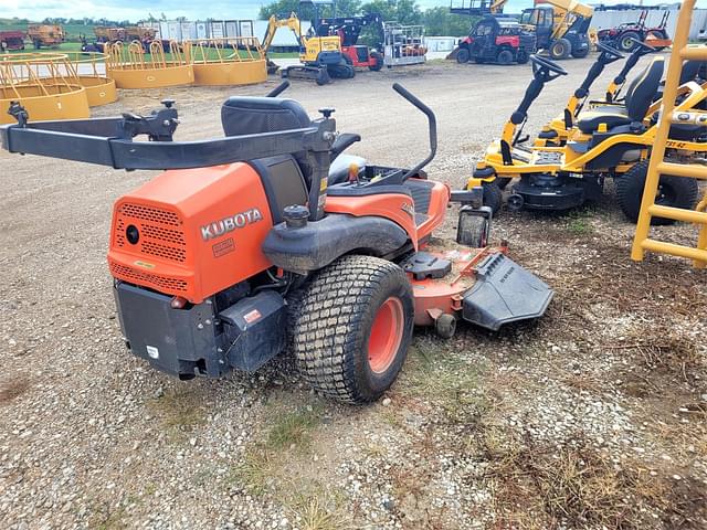 Image of Kubota ZD331 equipment image 2