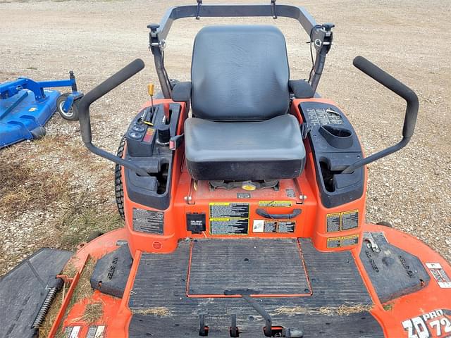 Image of Kubota ZD331 equipment image 3