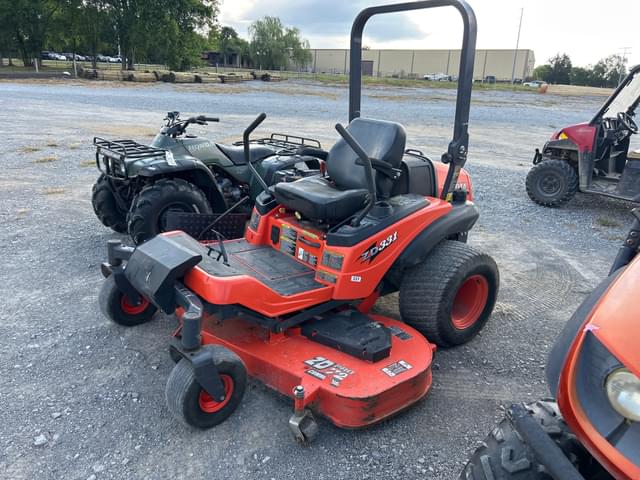 Image of Kubota ZD331 equipment image 2