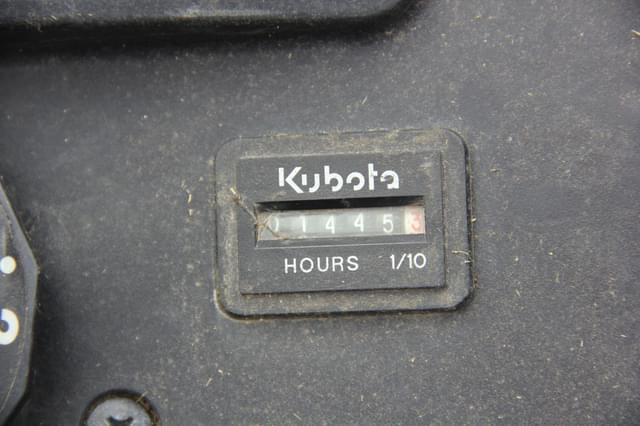 Image of Kubota ZD331 equipment image 4