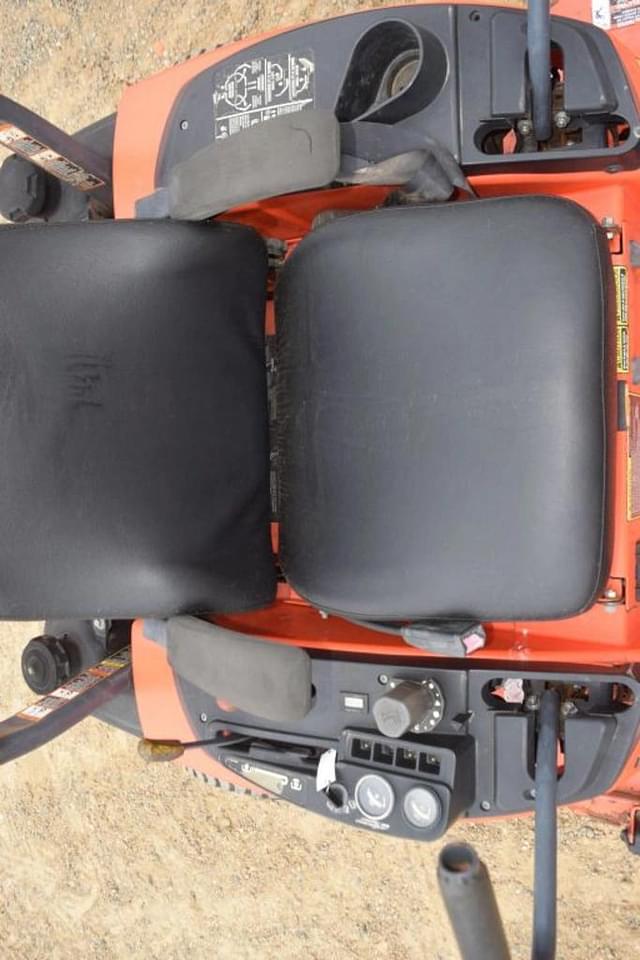 Image of Kubota ZD331 equipment image 4