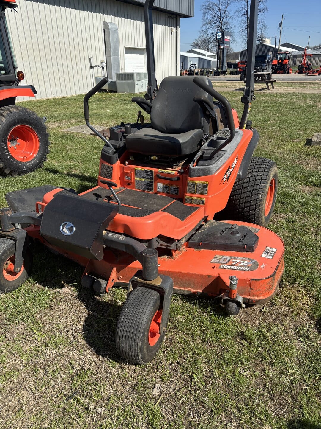 Kubota ZD331P Equipment Image0