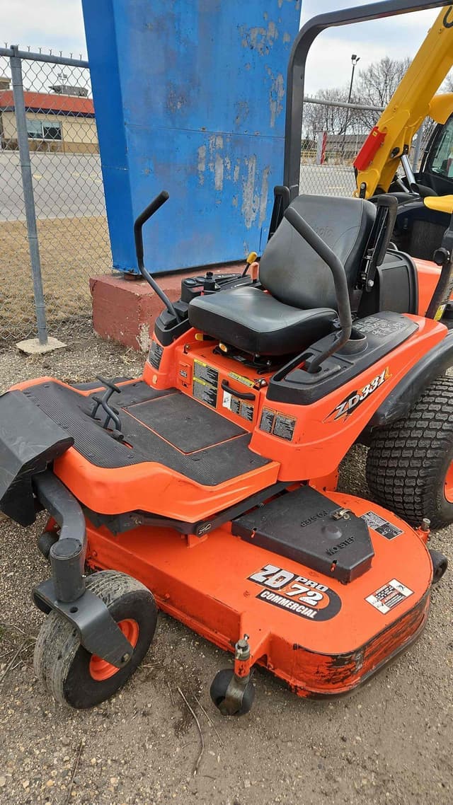 Image of Kubota ZD331LP-72 equipment image 4