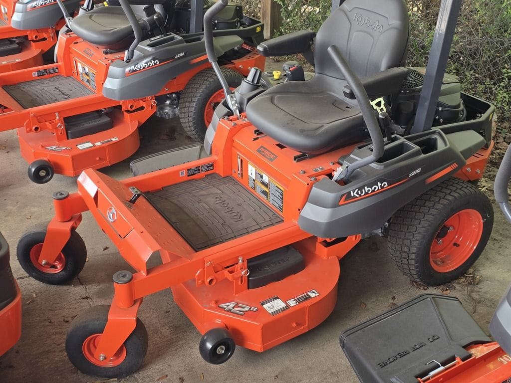 2025 Kubota Z232KW-42 Equipment Image0