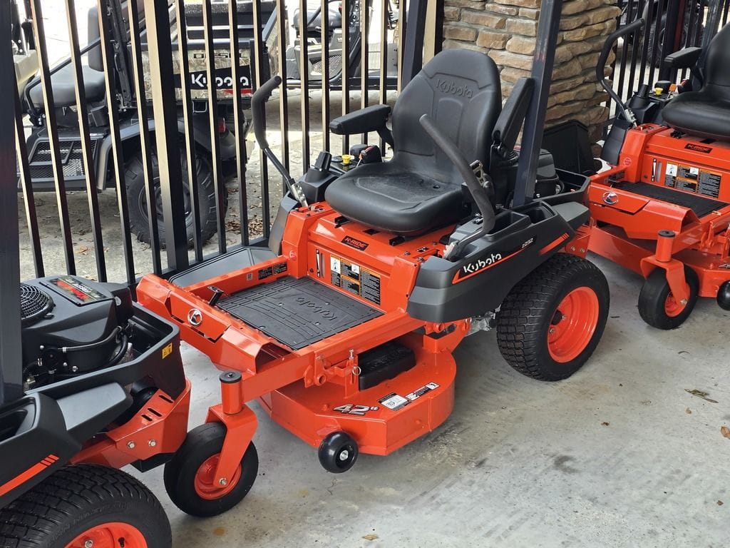 2026 Kubota Z232KW-42 Equipment Image0