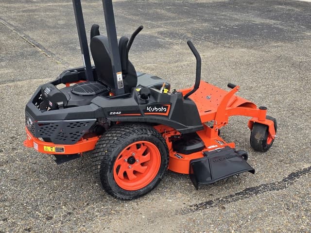 Image of Kubota Z242KH-48 equipment image 2