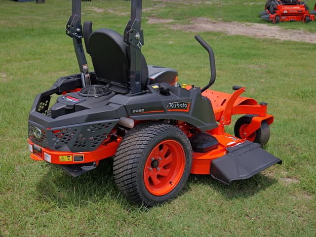 Image of Kubota Z252KW-54 equipment image 2