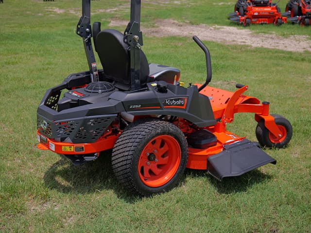 Image of Kubota Z252KW-54 equipment image 2