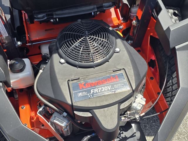 Image of Kubota Z252KW-54 equipment image 4