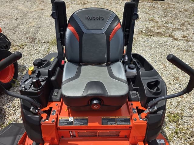 Image of Kubota Z412KWNC-48 equipment image 2