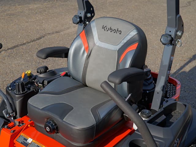 Image of Kubota Z422KWNC-54 equipment image 4