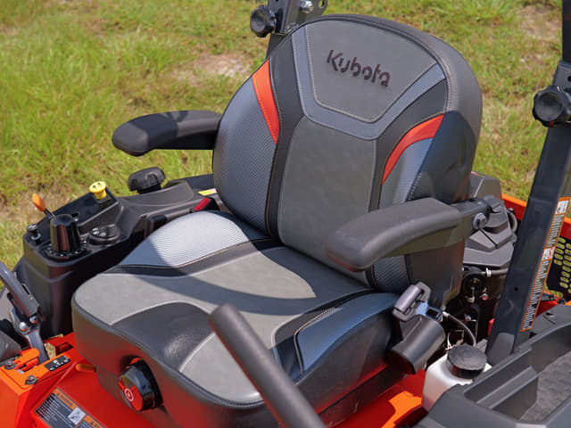Image of Kubota Z422KWNC-54 equipment image 4