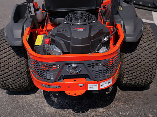 Image of Kubota Z422KWTNC-60 equipment image 4