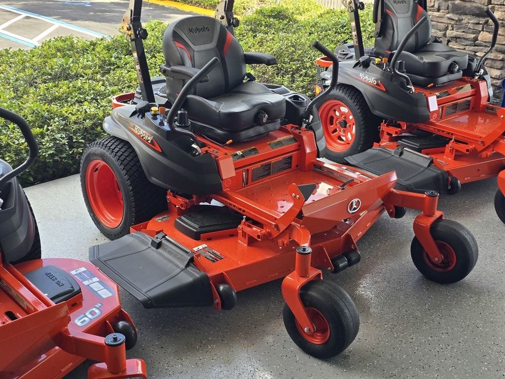 2026 Kubota Z422KWTNC-60 Equipment Image0