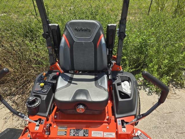 Image of Kubota Z724 equipment image 2