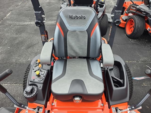 Image of Kubota Z726XKWNC-60 equipment image 2