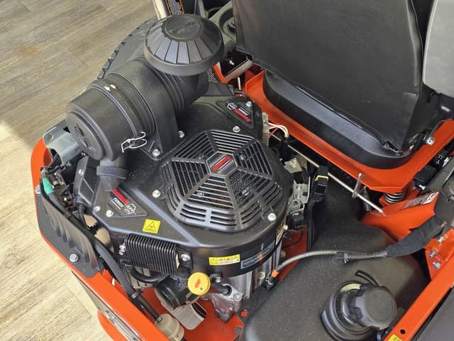 Image of Kubota Z781KWTI-60 equipment image 2