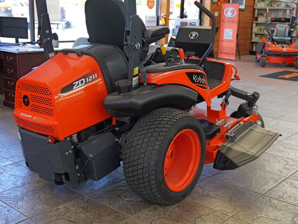 Image of Kubota ZD1211-3-60 Image 0