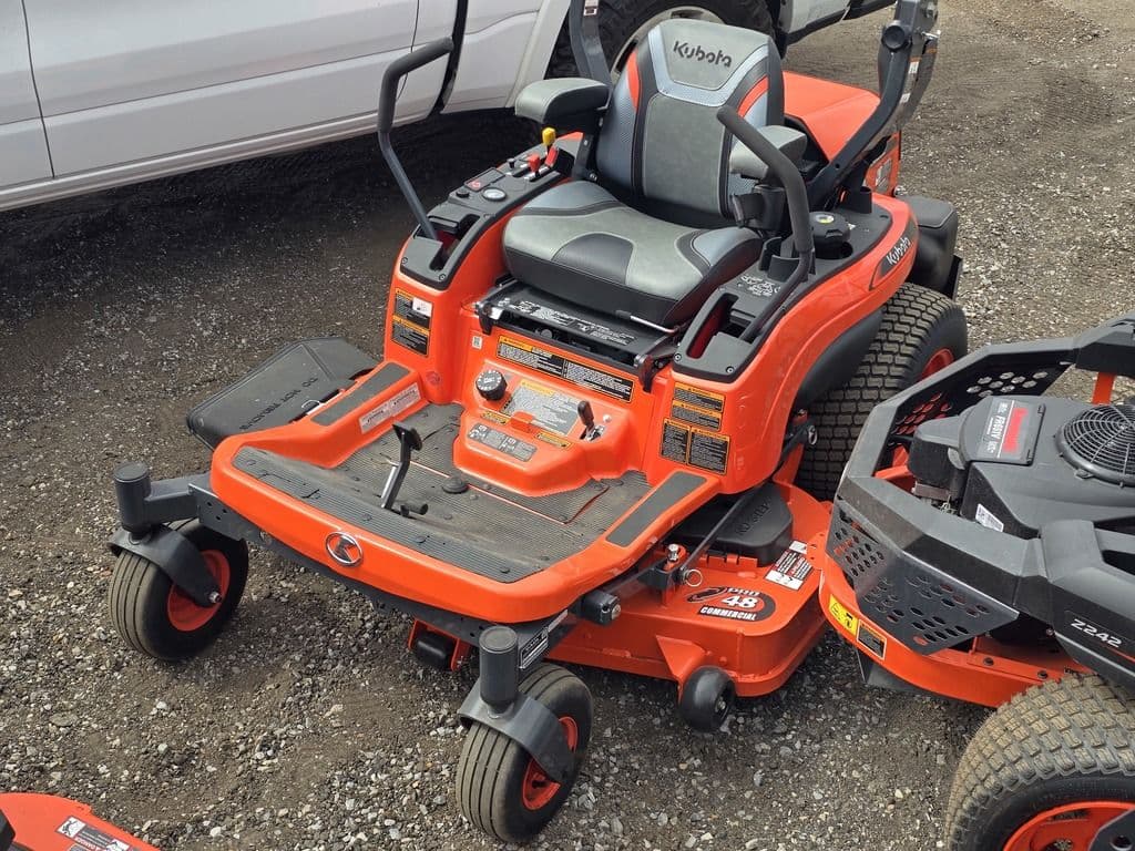 Image of Kubota ZG222 Image 0