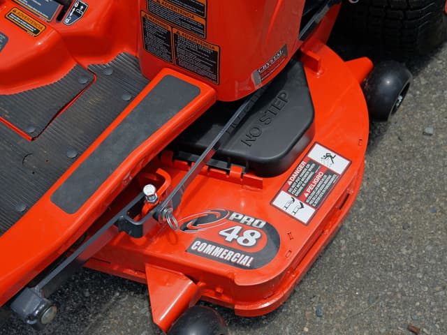 Image of Kubota ZG222 equipment image 4