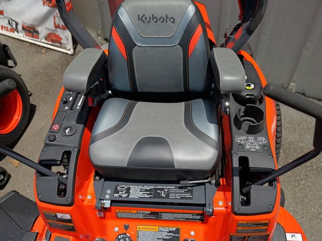 Image of Kubota ZG222 equipment image 2
