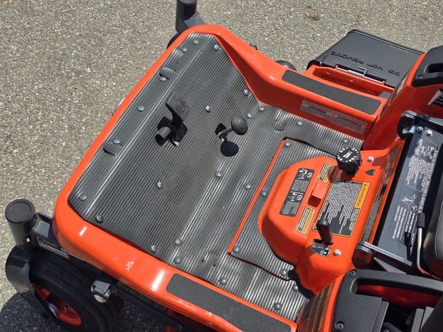 Image of Kubota ZG227 equipment image 3