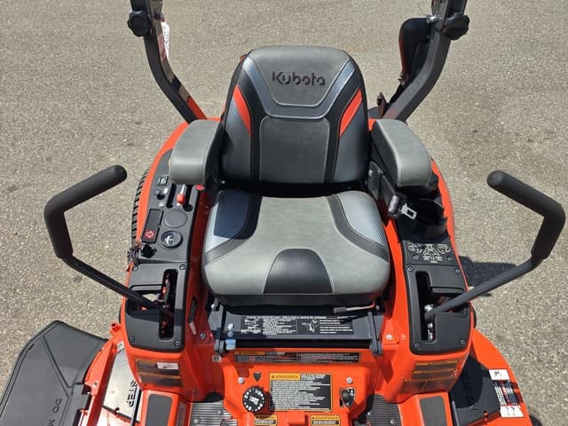 Image of Kubota ZG227 equipment image 2
