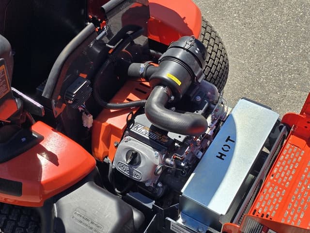 Image of Kubota ZG227 equipment image 2