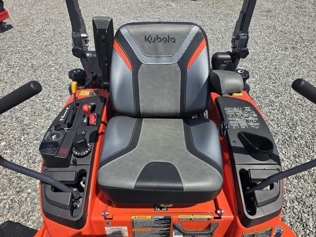 Image of Kubota ZG327 equipment image 2