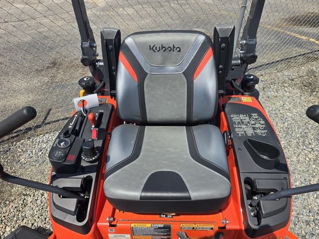 Image of Kubota ZG327 equipment image 2