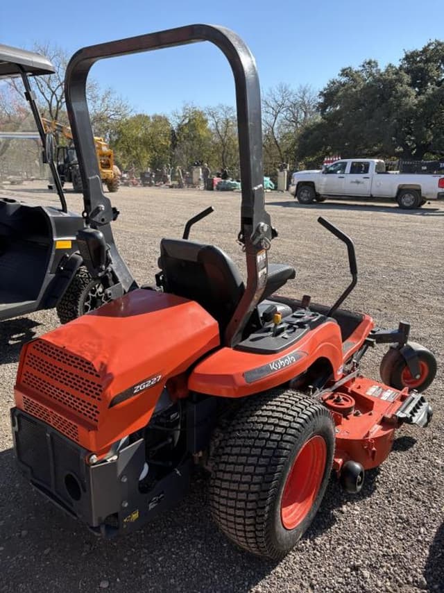 Image of Kubota ZG227 equipment image 3