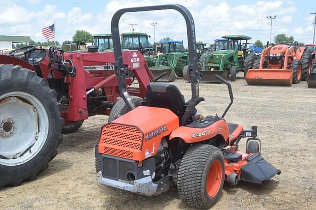 Image of Kubota ZG227 equipment image 2