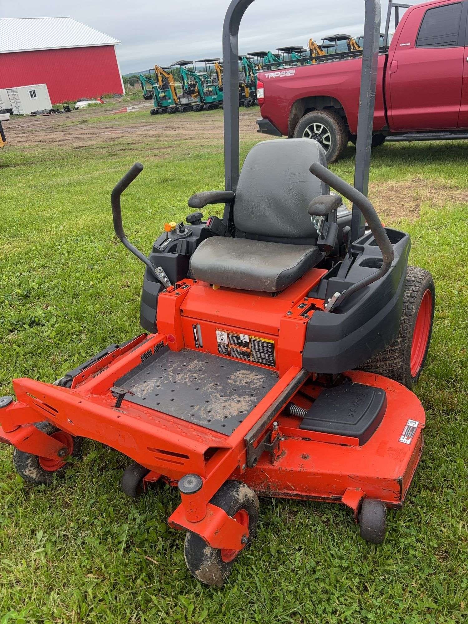 Kubota ZG127E Equipment Image0