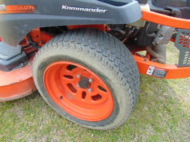 Image of Kubota ZG127S equipment image 4
