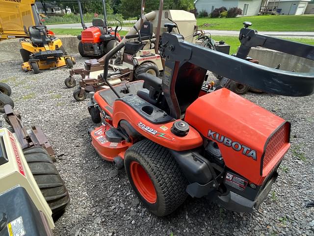 Image of Kubota ZG222 equipment image 4