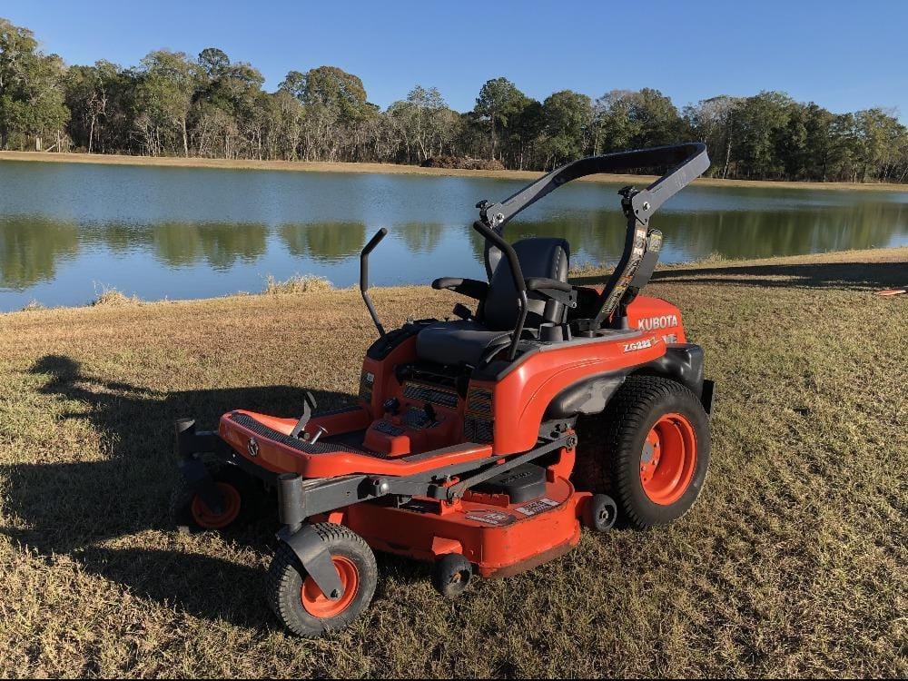 Kubota ZG222 Equipment Image0