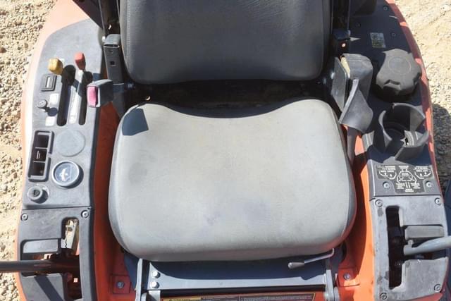 Image of Kubota ZG222 equipment image 4