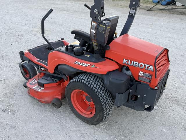 Image of Kubota ZG227 equipment image 2